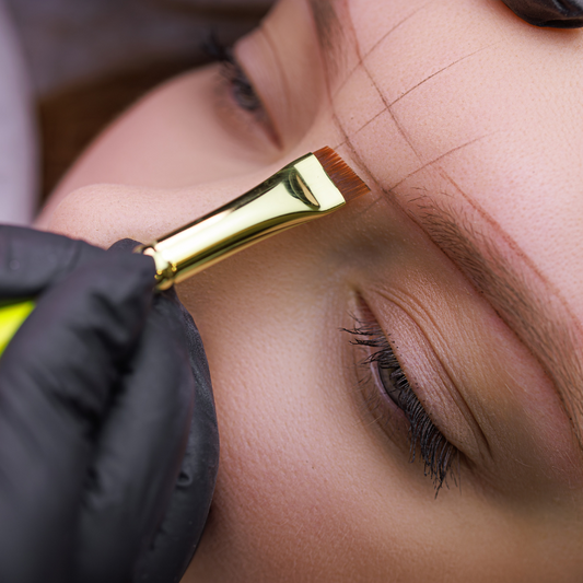 Powder Brows – Perfekt geformte Brauen mit pudrigem Finish