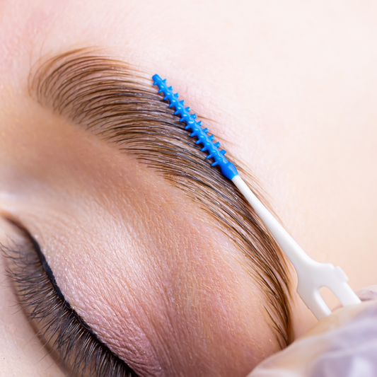 Browlifting – Für perfekt geschwungene, volle Augenbrauen