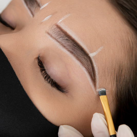 Permanent Make-up Auffrischungsbehandlung Augenbrauen