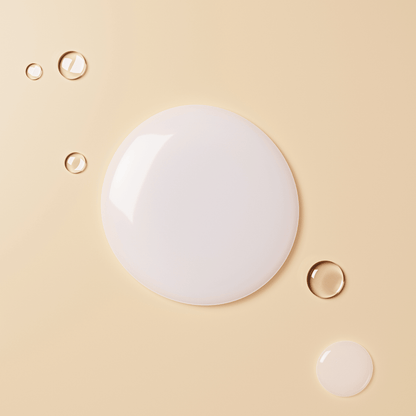 Glow Serum für müde und fahle Haut in seidiger Textur auf beige Hintergrund.
